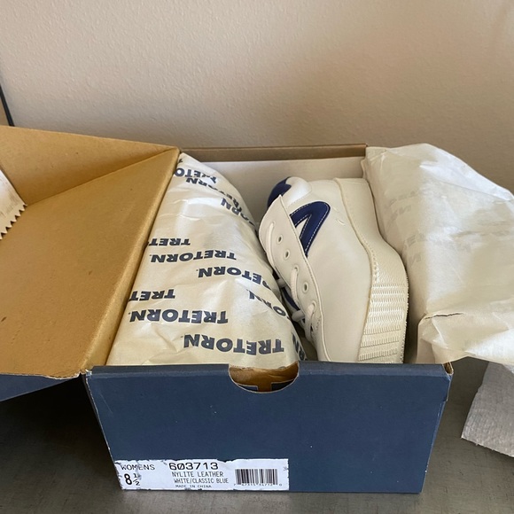 Women’s Tretorn Nylite Leather Tennis shoe. Size 8.5 - Picture 4 of 4